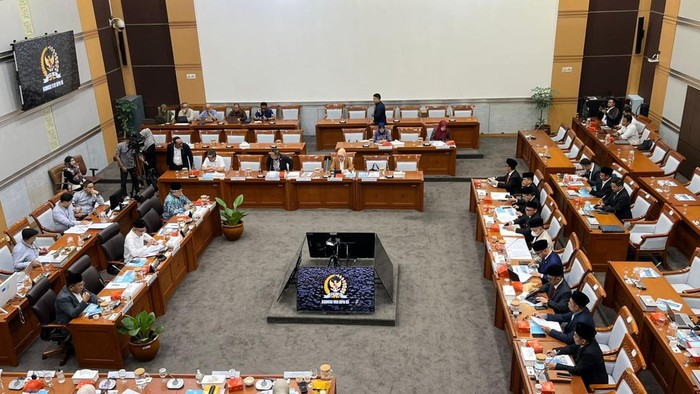 Komisi VIII DPR dan Menag Targetkan Biaya Haji 2026 Turun